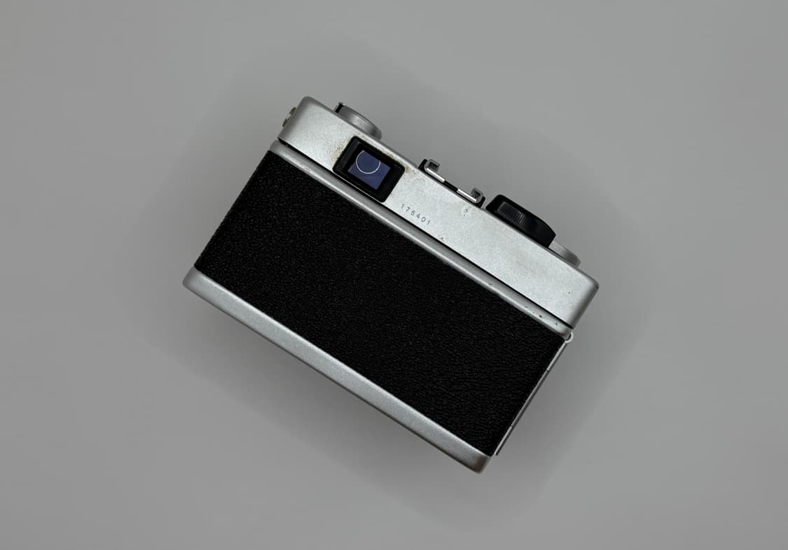코니카 Konica C35 FD 필름카메라 / 헥사논 렌즈 F1.8 /  상품이미지3