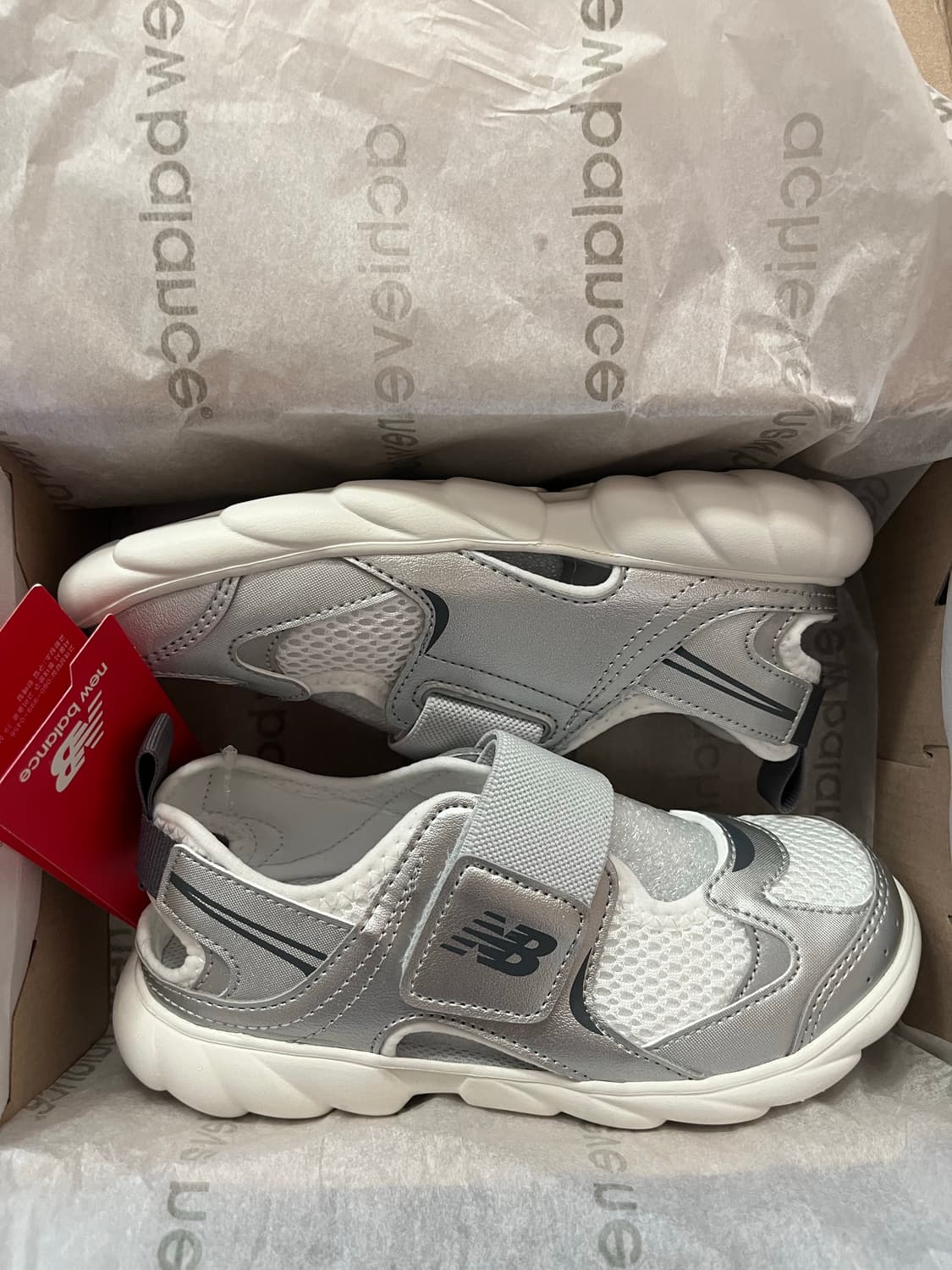 프리들920 샌들 뉴발란스 실버(200mm) 새제품 팝니다 상품이미지2