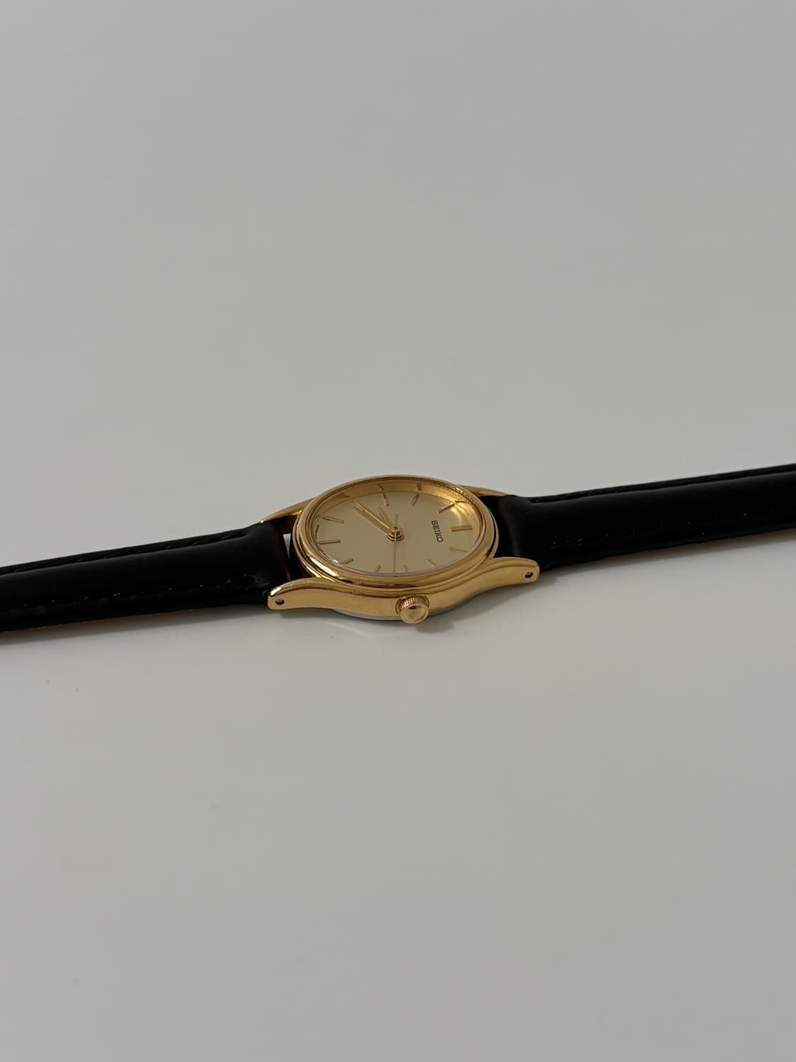 90s gold oval case ladies quartz 상품이미지5