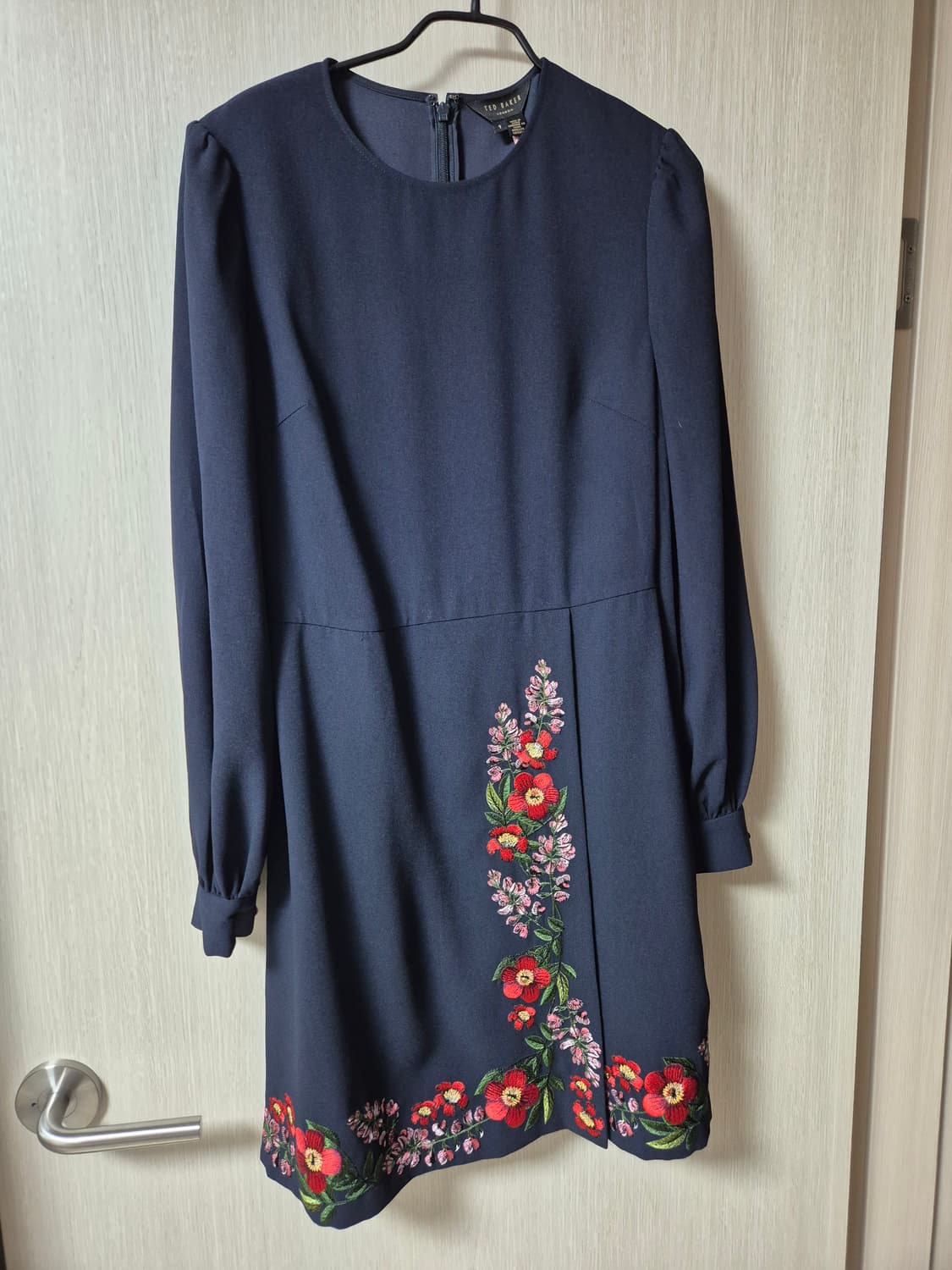 테드베이커 네이비 플라워 자수 원피스 1 상품이미지3