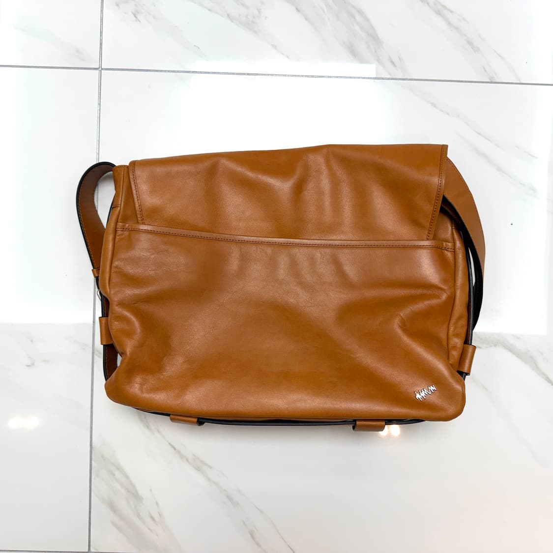 아더에러 브리드 메신저 백 카멜 상품이미지4