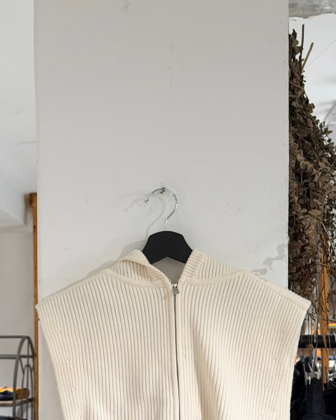 띠어리 아이보리 레이어드 후드 집업 니트 베스트 상품이미지2