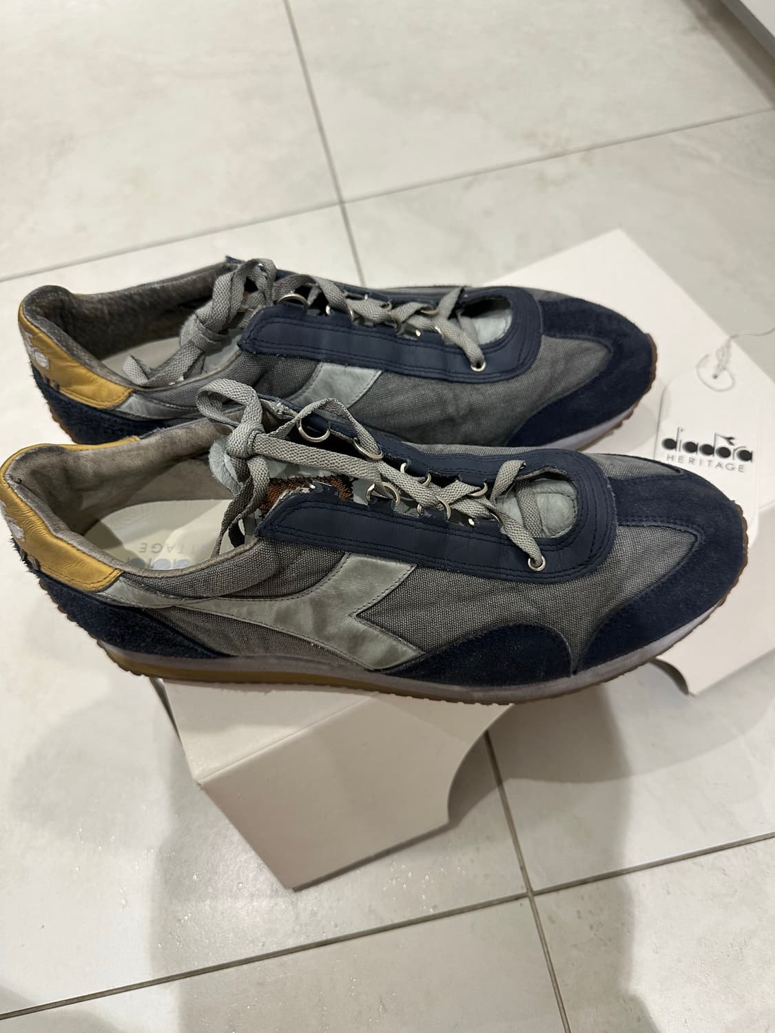 디아도라 헤리티지 uk10.5 290판매 상품이미지1