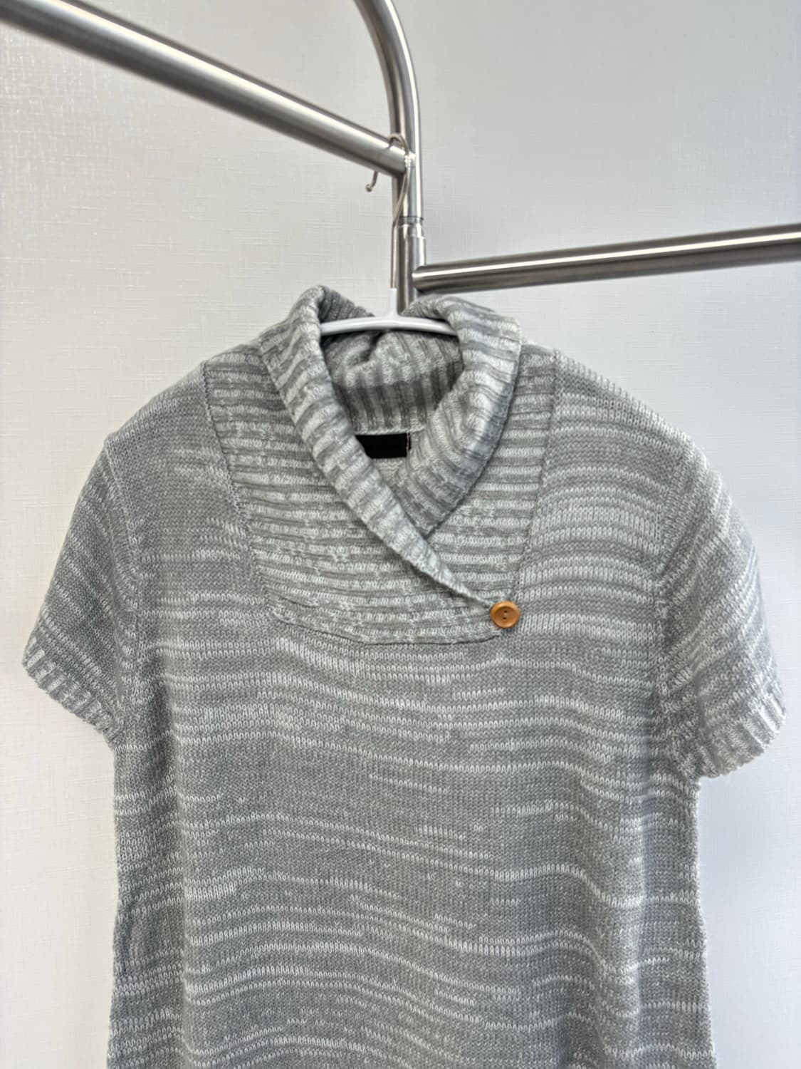 노라 윈터 숄카라 반팔 풀오버 상품이미지2