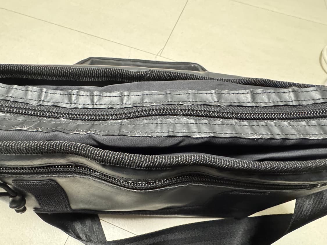 아더에러 애드모아 크로스백 상품이미지4