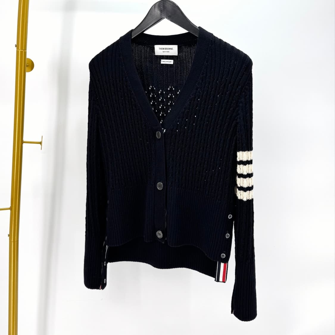 [36사이즈] 톰브라운 사선완장 울 가디건 네이비 (FKC557A) 상품이미지1