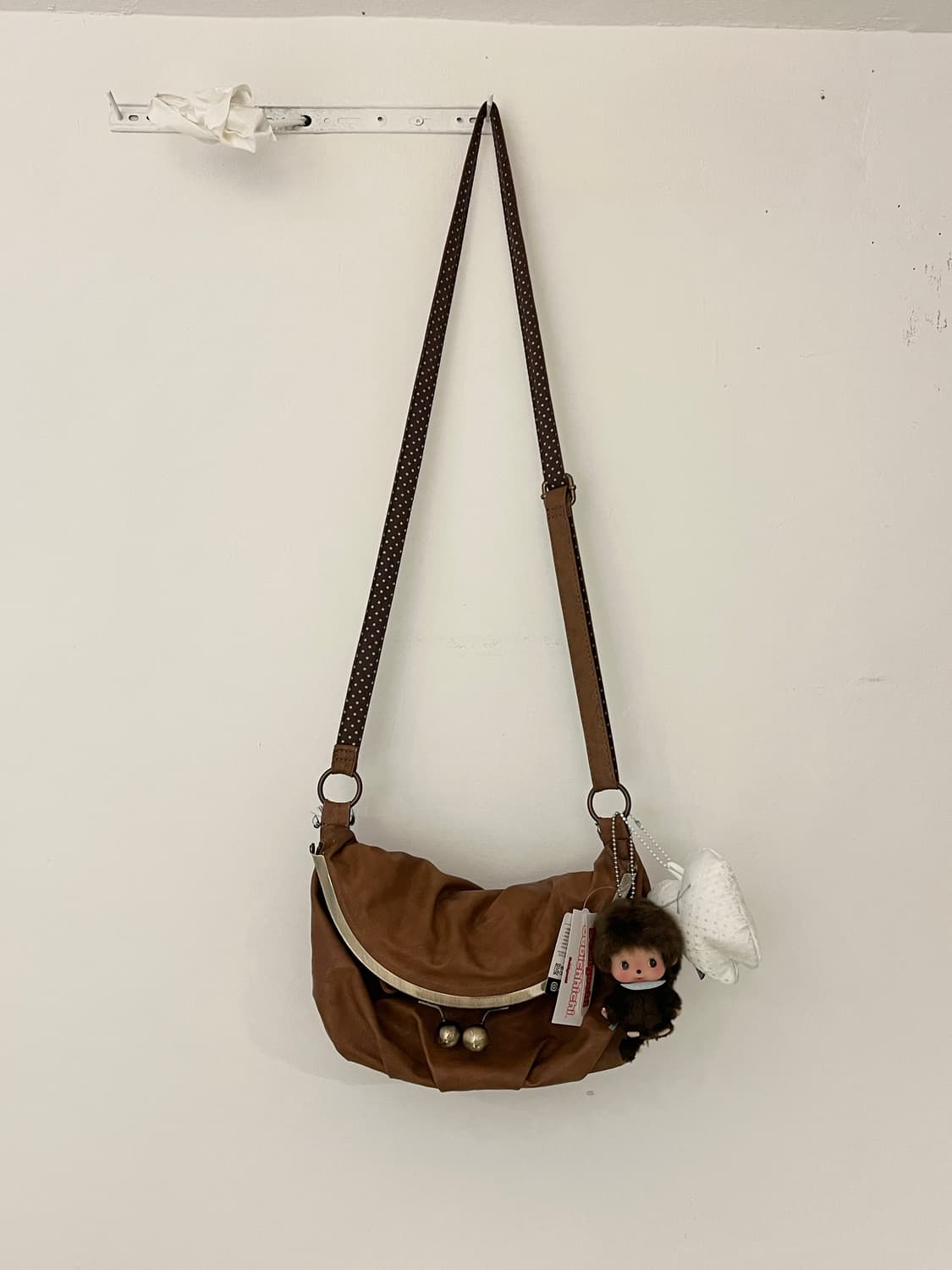 가마구치 가죽 크로스백 〰️ 상품이미지2