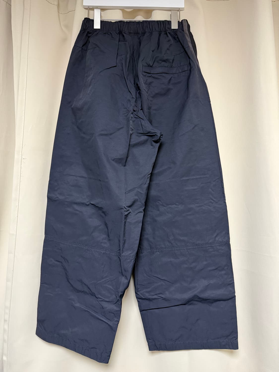 폴리테루 나일론 트랙 팬츠 다크 네이비 3 팝니다 상품이미지2