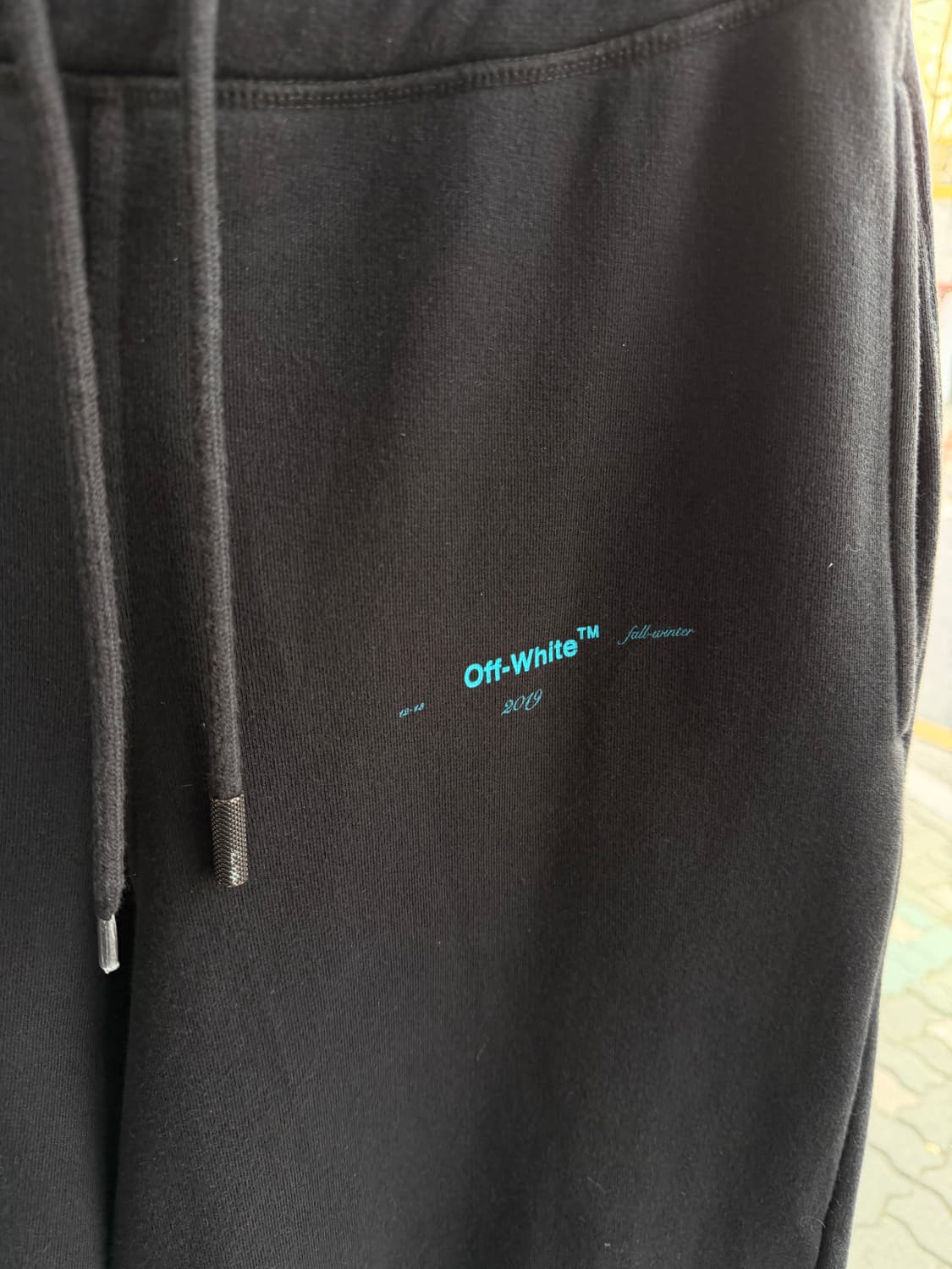 L/ 오프화이트 19FW 그라디언트 애로우 기모 스웻팬츠 상품이미지5