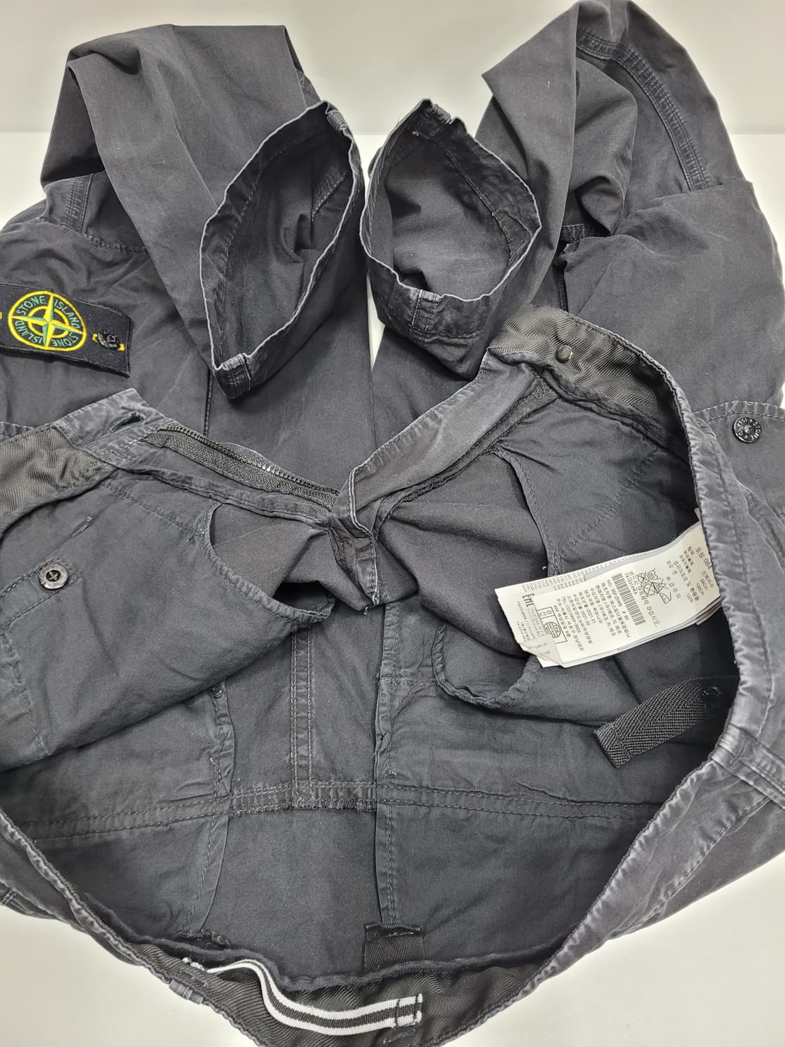 스톤아일랜드 21SS 로고 패치 와펜 카고 팬츠 / 남 84 매장판 블랙 상품이미지8