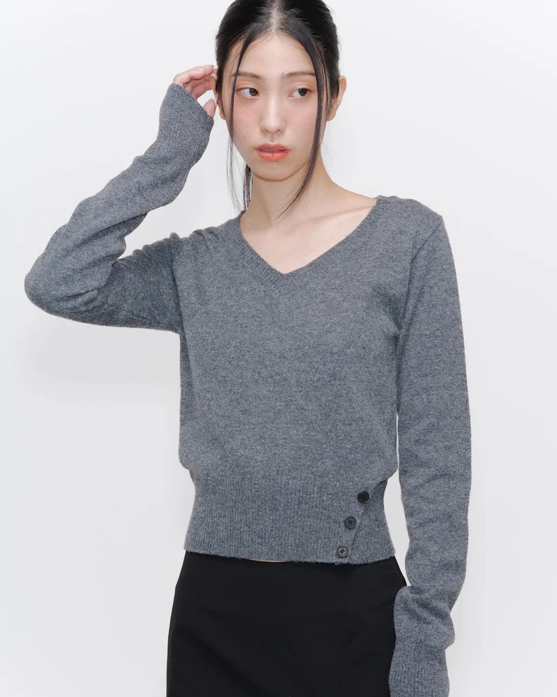 미세키 서울 브이넥 슬릿 버튼 니트 차콜 상품이미지1