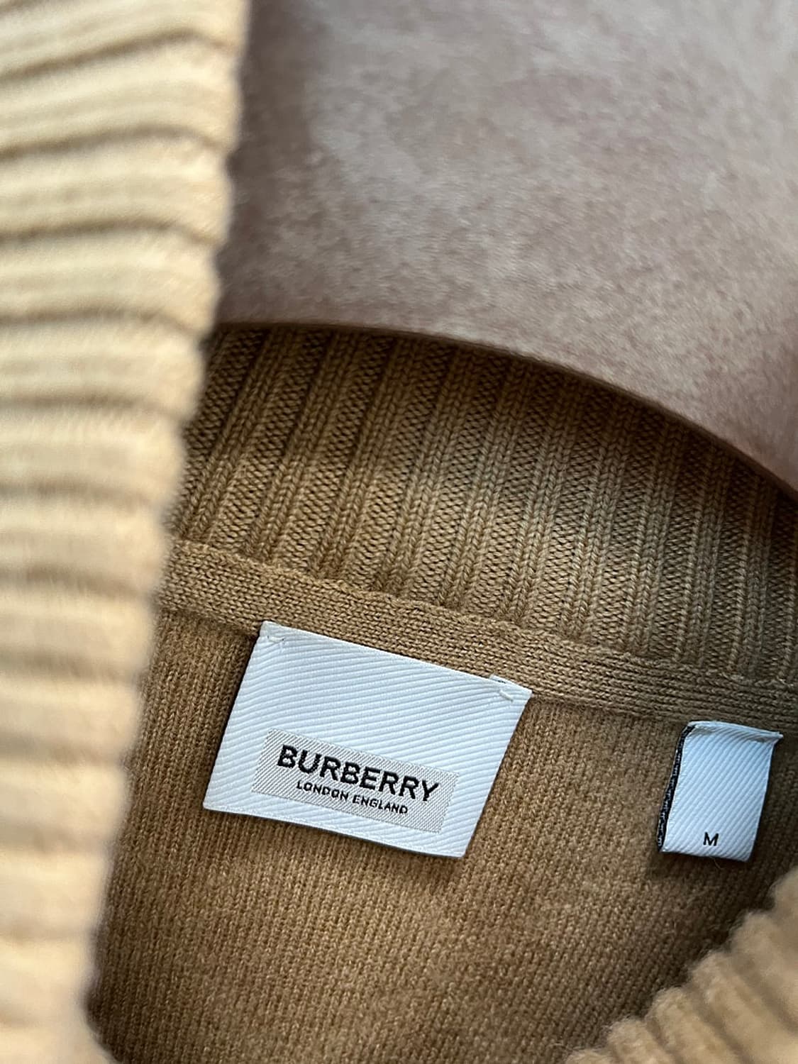여) 버버리 신형 오버 퀼팅니트 상품이미지5
