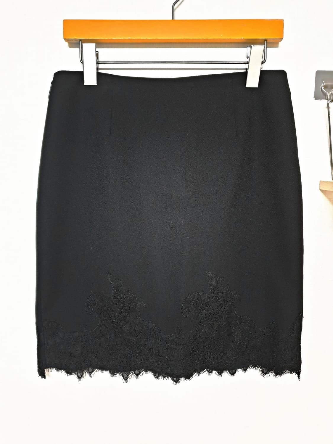 JIGOTT 정품 실크레이스 미디스커트 66 블랙 상품이미지5