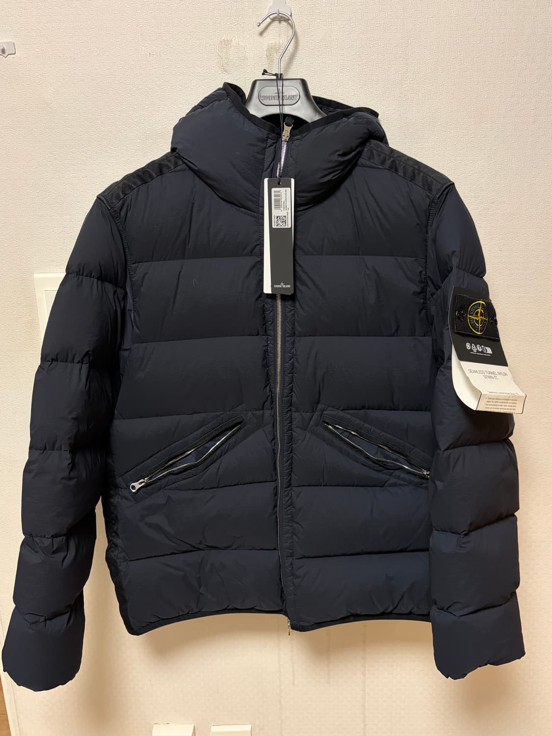 새상품 L) 스톤아일랜드 심리스 패딩 네이비 상품이미지1