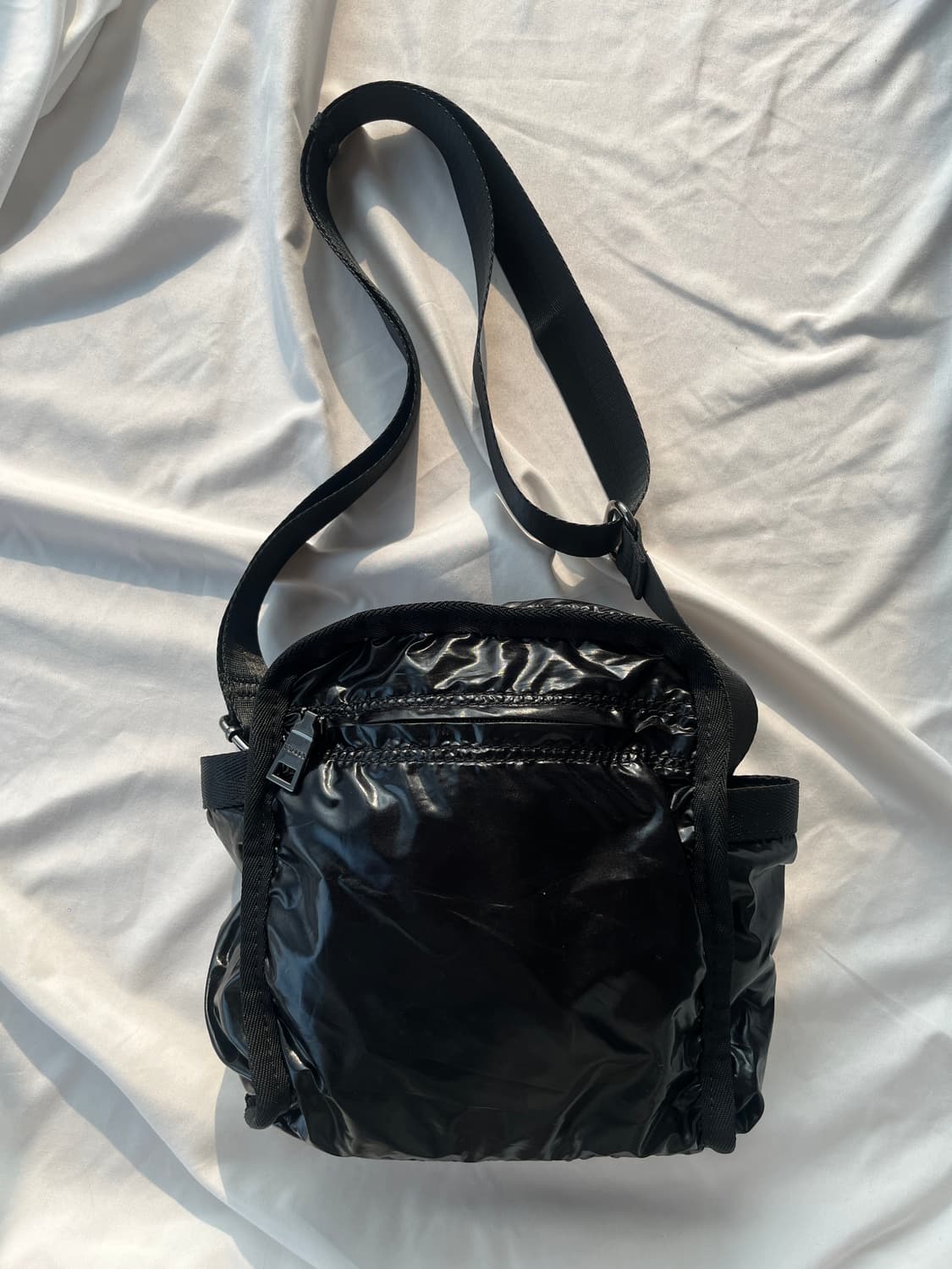 Y’SACCS 요지 야마모토 글로시 나일론 미니 크로스 백 상품이미지6