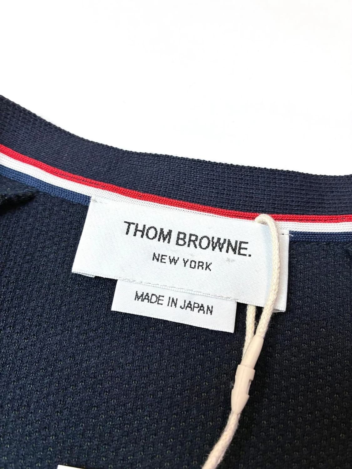 톰브라운 시그니처 삼색 숏 니트 가디건 PN5037 상품이미지7