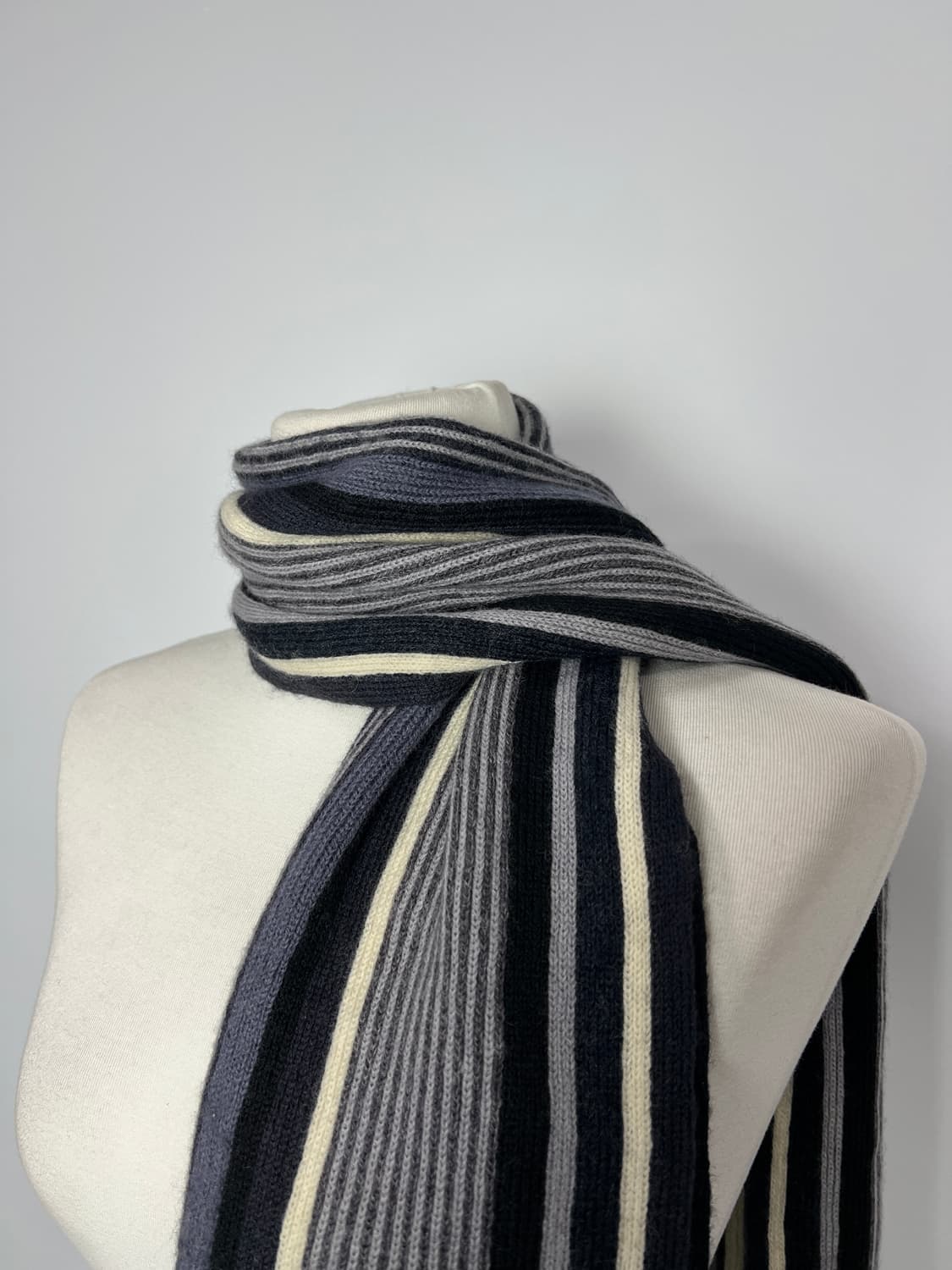 MALE&CO 스트라이프 울 머플러  상품이미지3