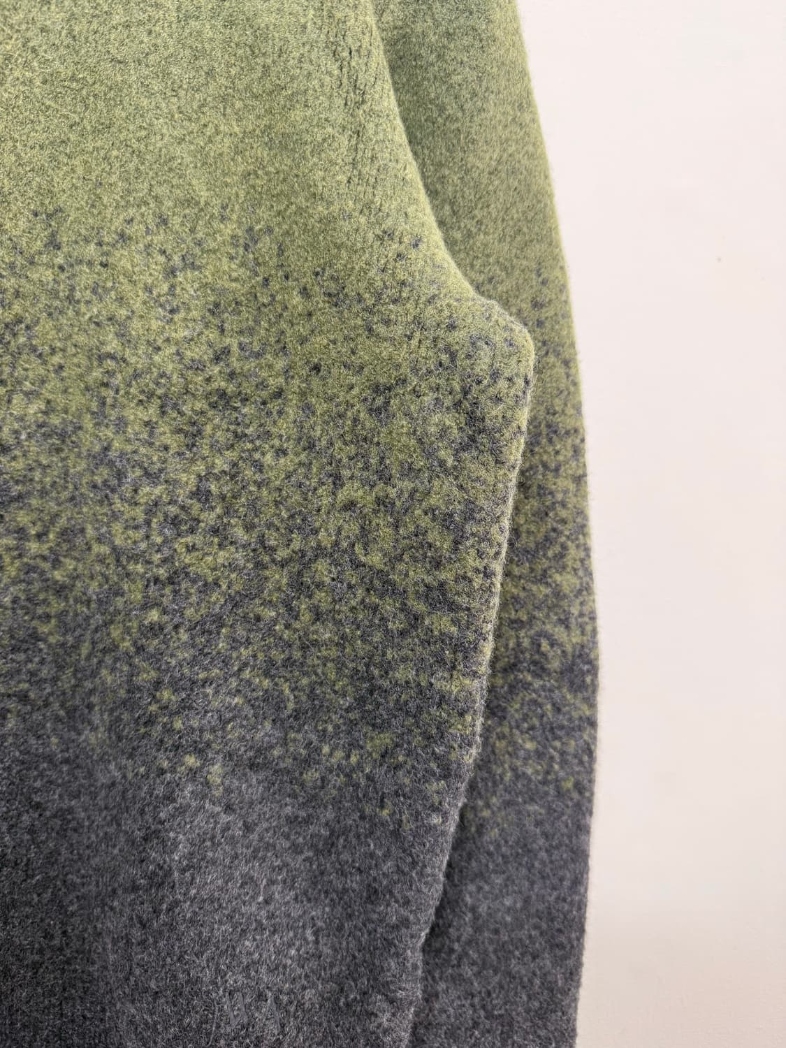 Jw앤더슨 X 유니클로 수플레얀 그라데이션 크루넥 스웨터 S 상품이미지3