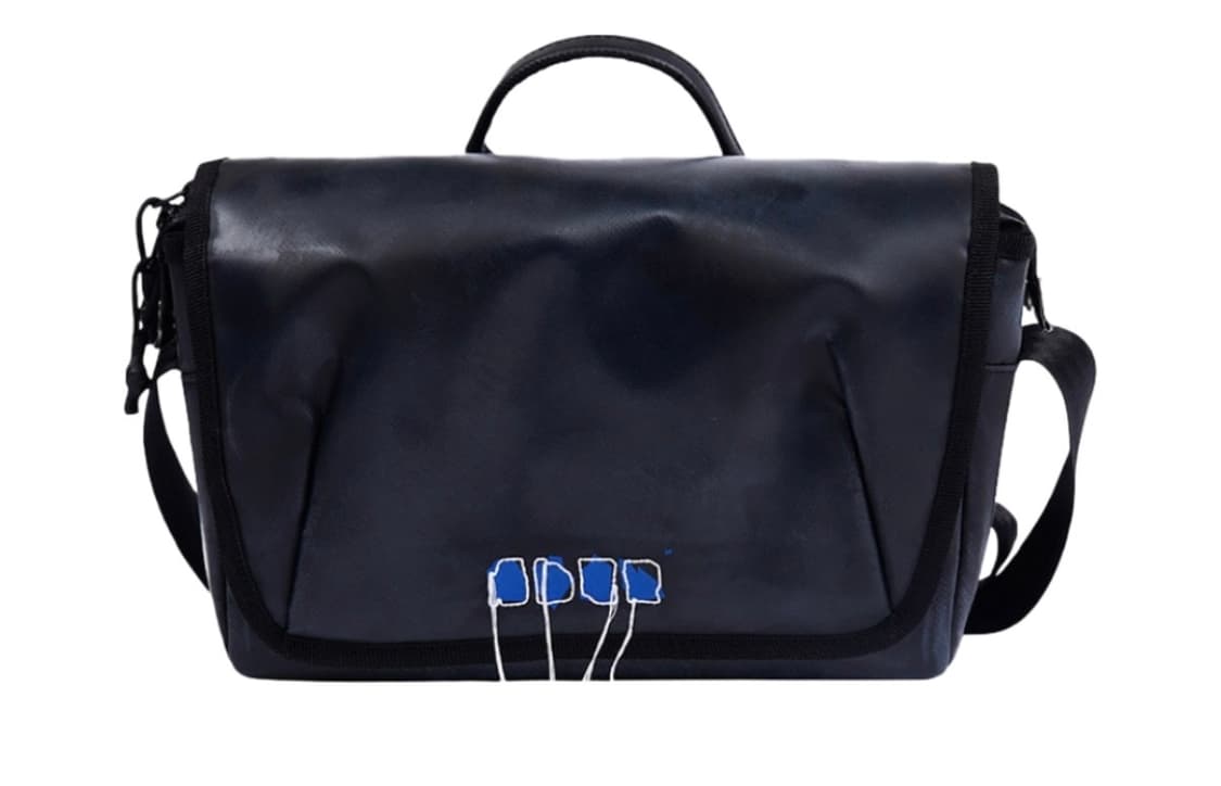 아더에러 트레이스 애드모어 크로스바디백 블랙 상품이미지1