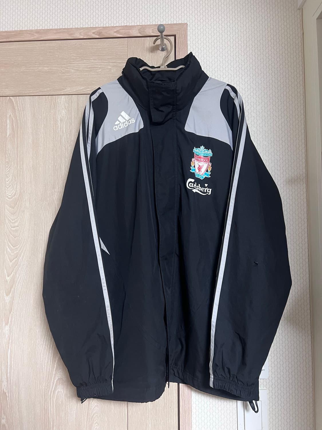 08-09 아디다스 리버풀 그레이 블랙 바람막이 자켓 상품이미지1