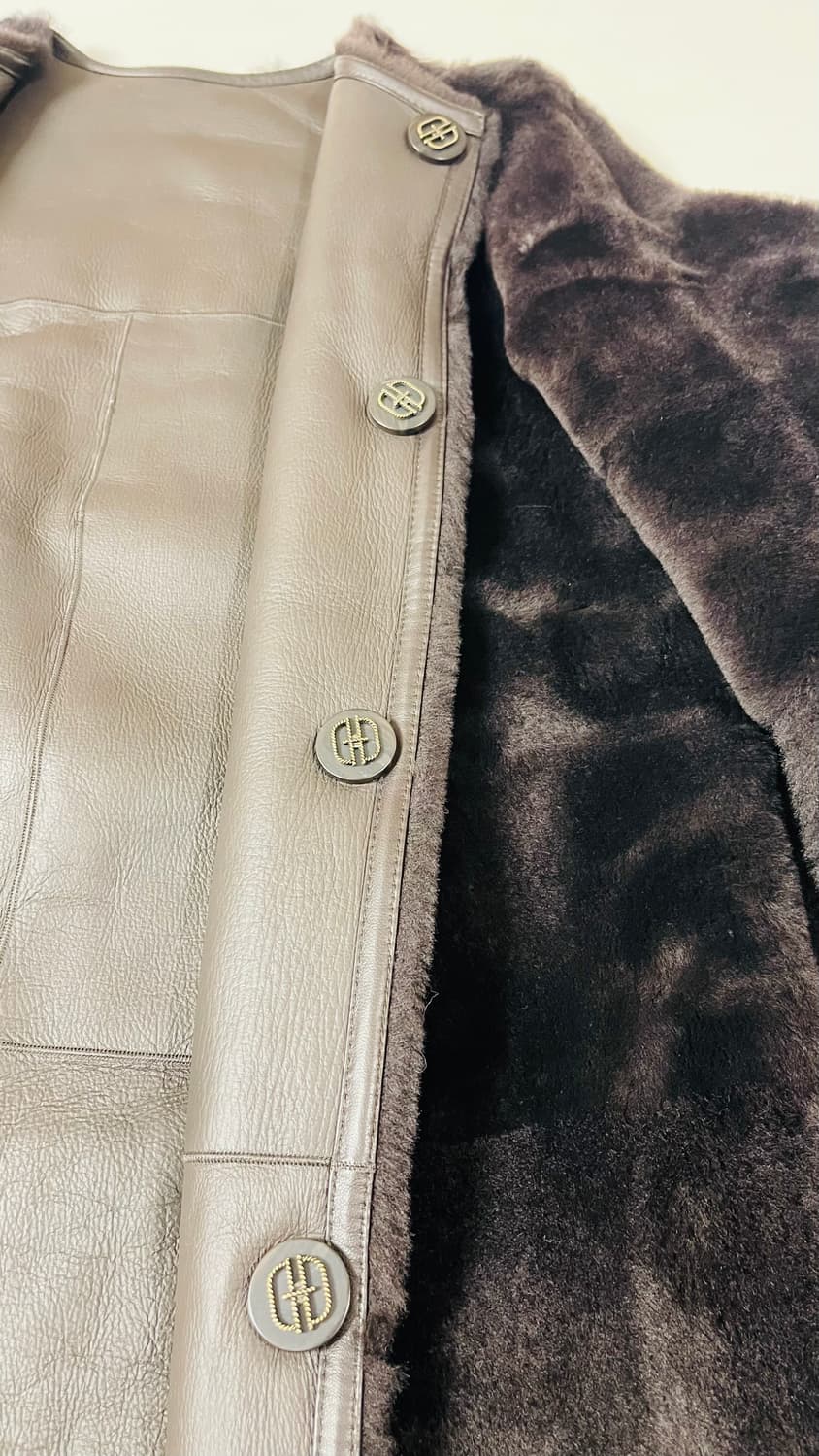 택달린새상품) 데코 천연양모 쉬어드 리버시블 롱 무스탕. 정가 530만원 상품이미지5