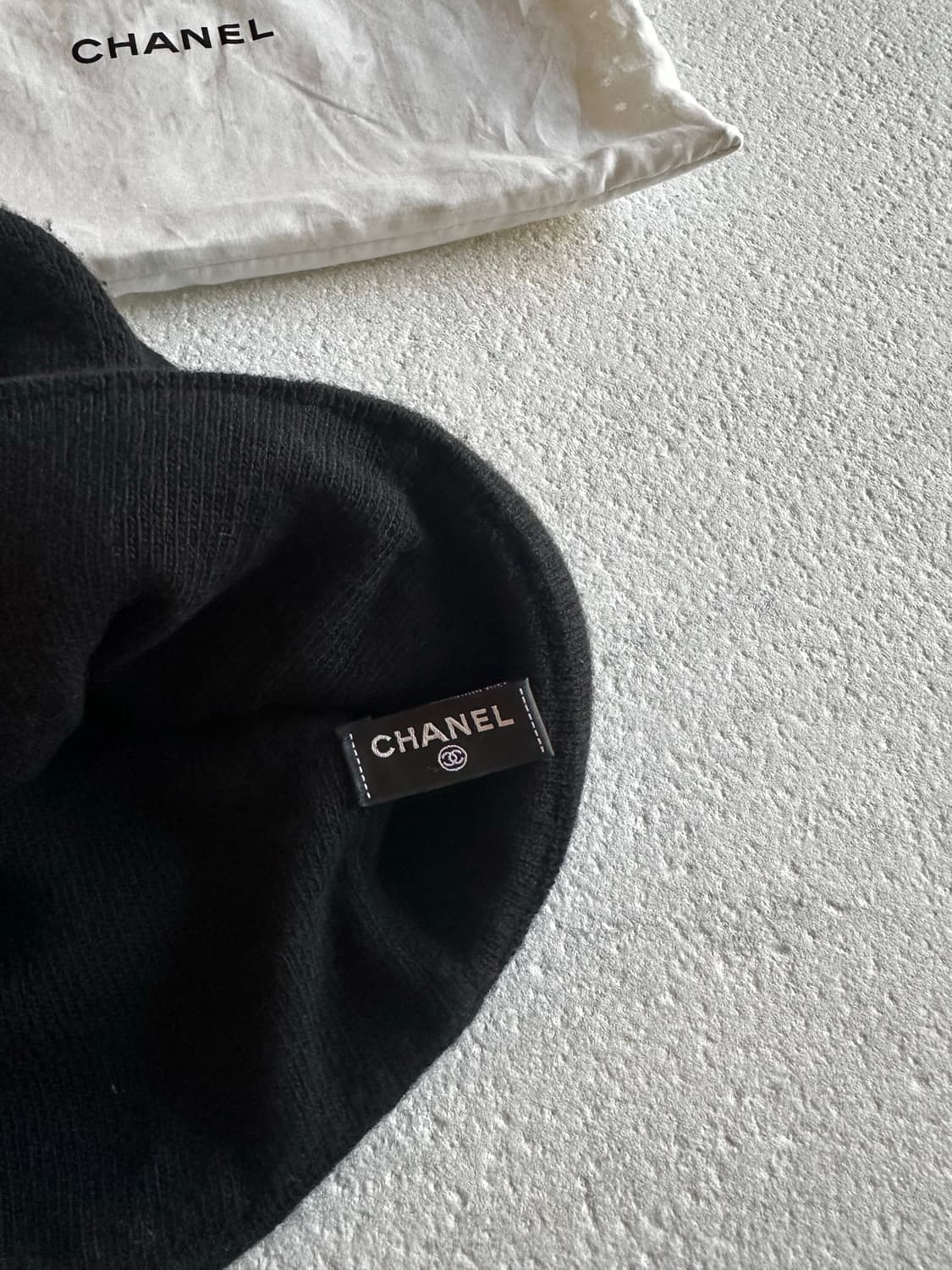 샤넬 블랙 로고 비니 상품이미지2