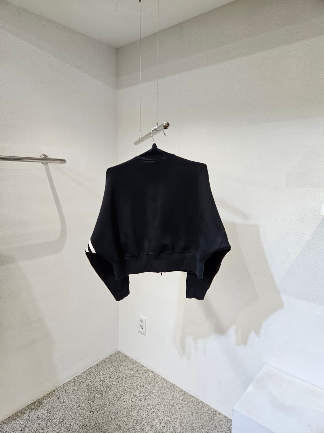 아디다스 뉴클래식 트랙 집업 상품이미지2