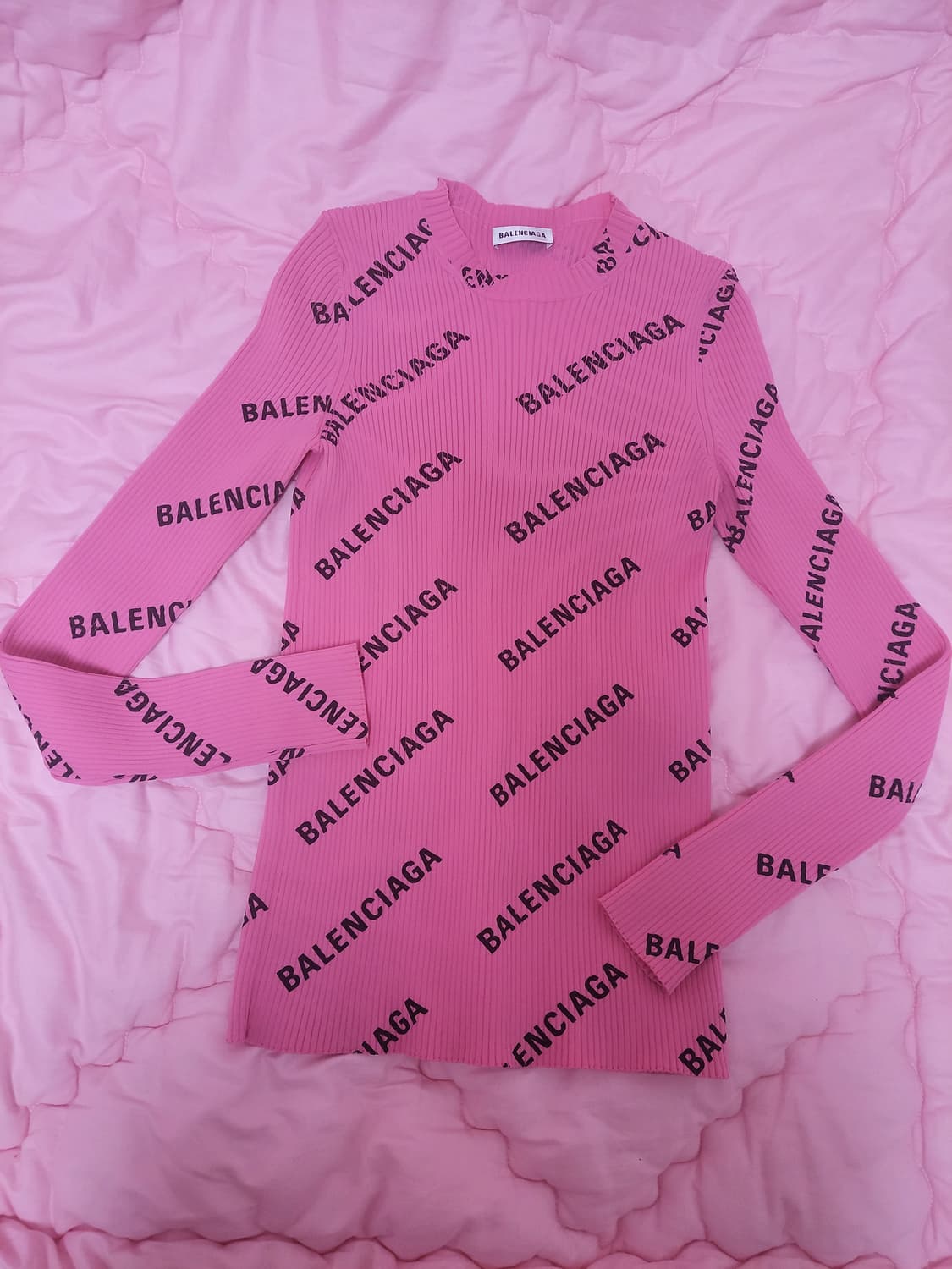 정품)급처상태최상!발렌시아가 로고 프린팅 핑크 골지 니트 스웨터 S사이즈 상품이미지4