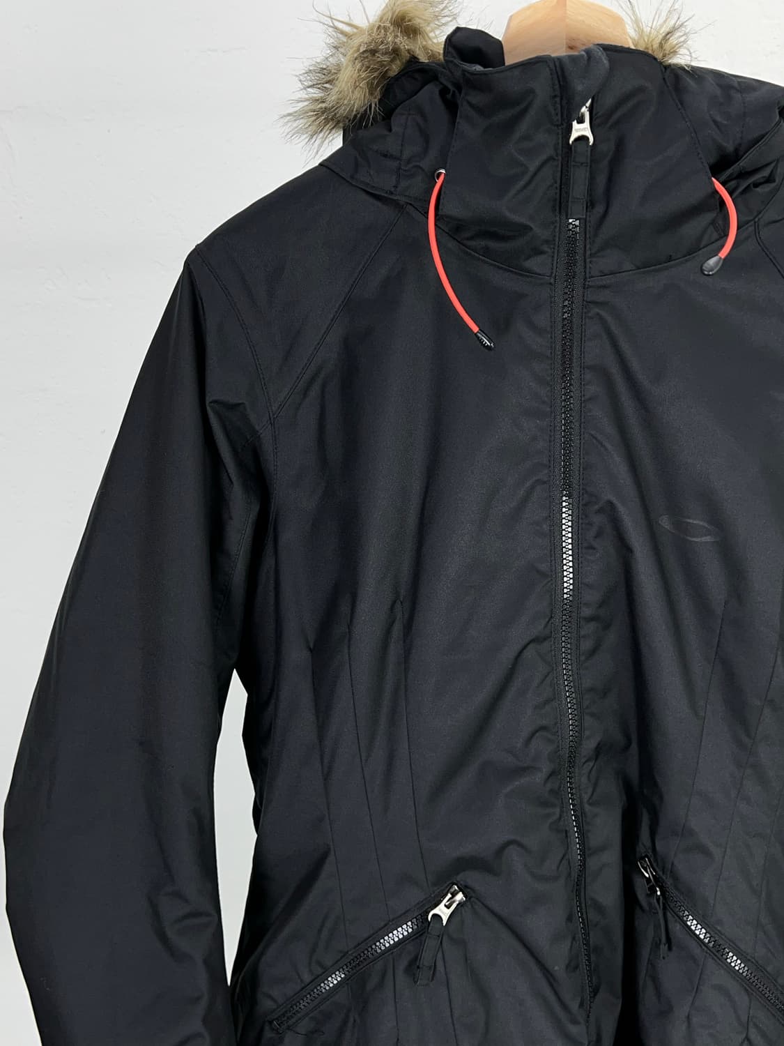 오클리 블랙 로고 퍼 트리밍 폴리에스터 레귤러 자켓 상품이미지2