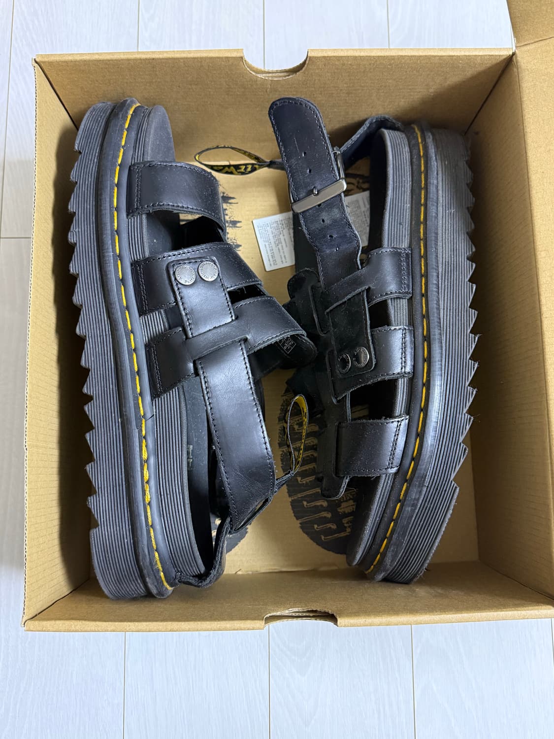 닥터마틴 샌들 상품이미지2