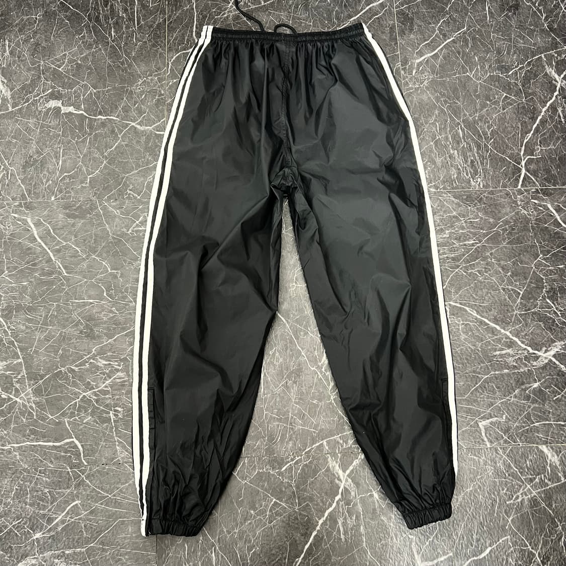 아디다스 00s 유광 블랙 삼선 와이드 조거 트랙팬츠 상품이미지5