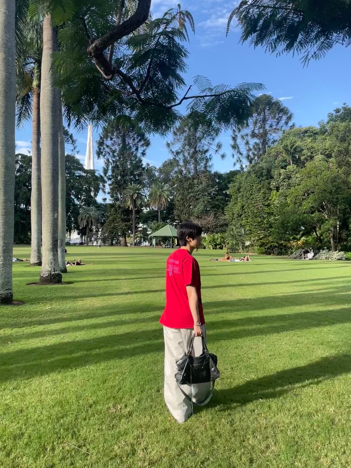 발란사 레드 티셔츠 상품이미지1