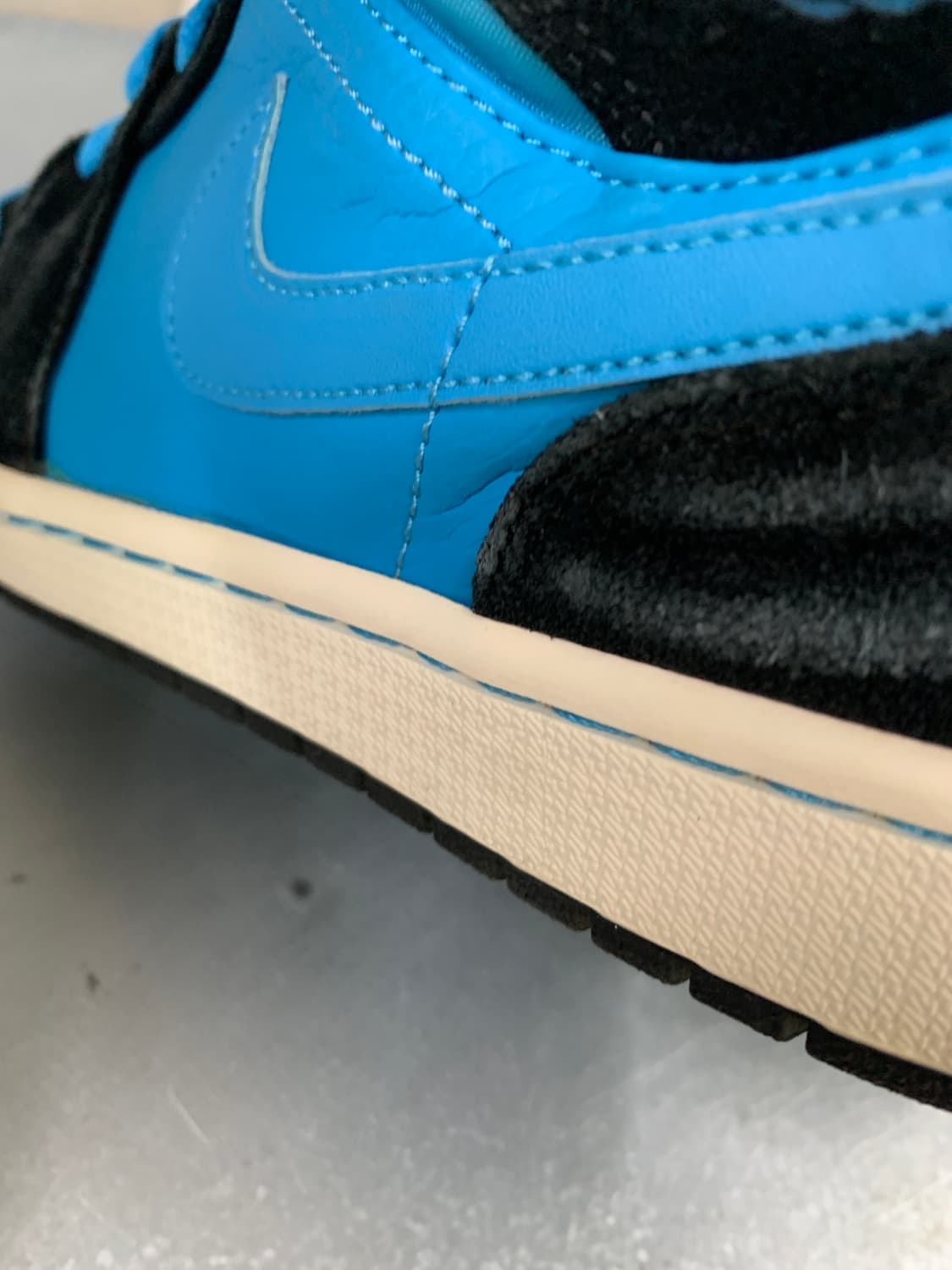 나이키 에어 조던 1 미드 파우더 블루 270 상품이미지7