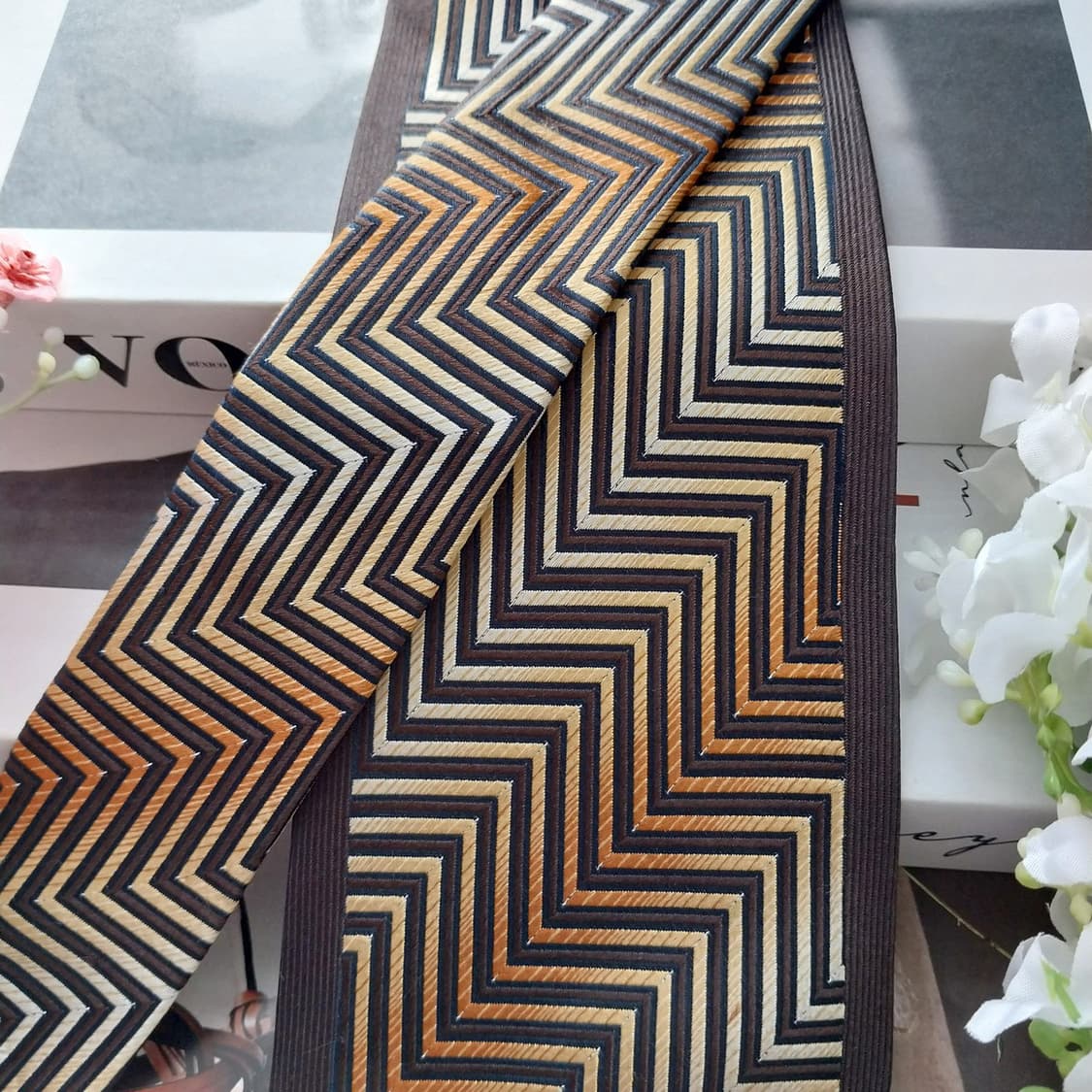 메트로시티 실크 기하학 지그재그 넥타이 9.5cm A등급 K1610
 상품이미지3