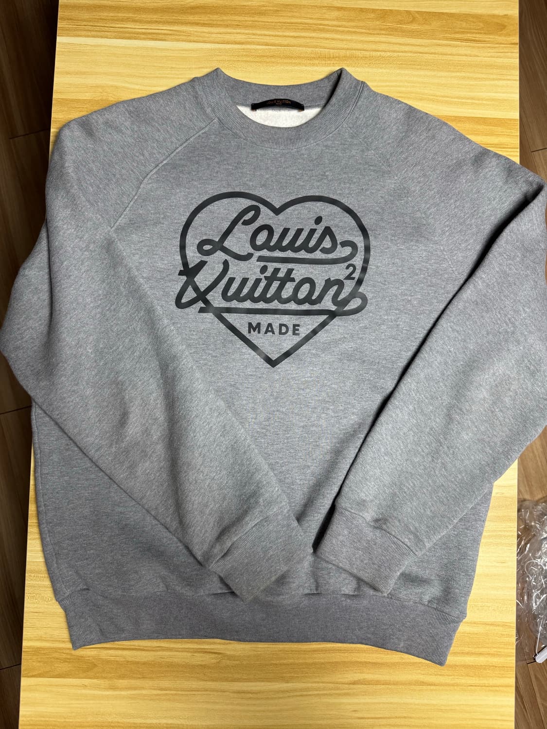 루이비통 x 니고 하트 크루넥 맨투맨 L 상품이미지1