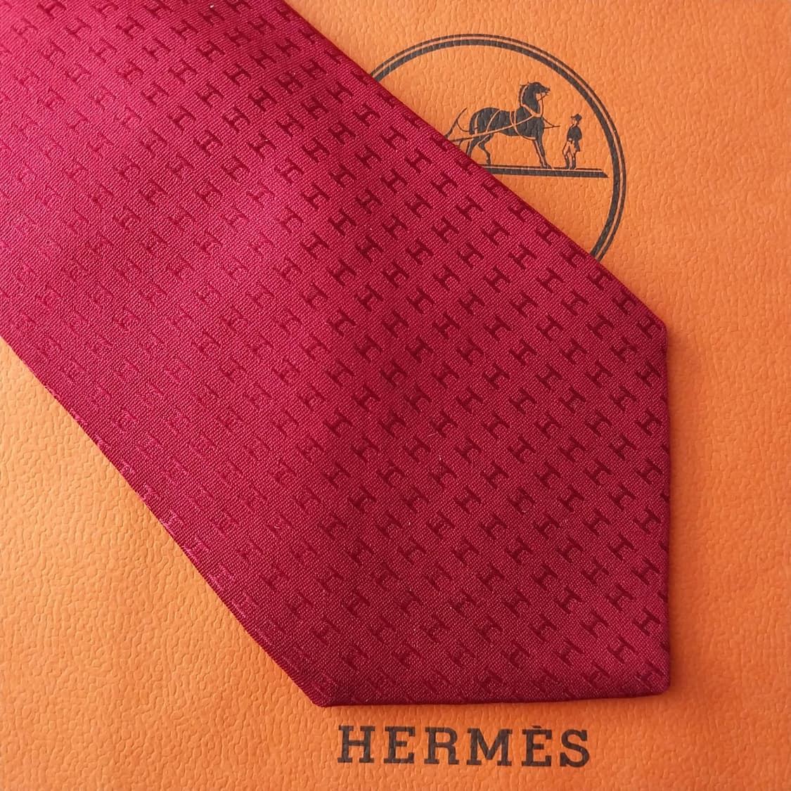 에르메스 실크 레드 H 자카드 넥타이 9.5cm A등급 K1700
 상품이미지9