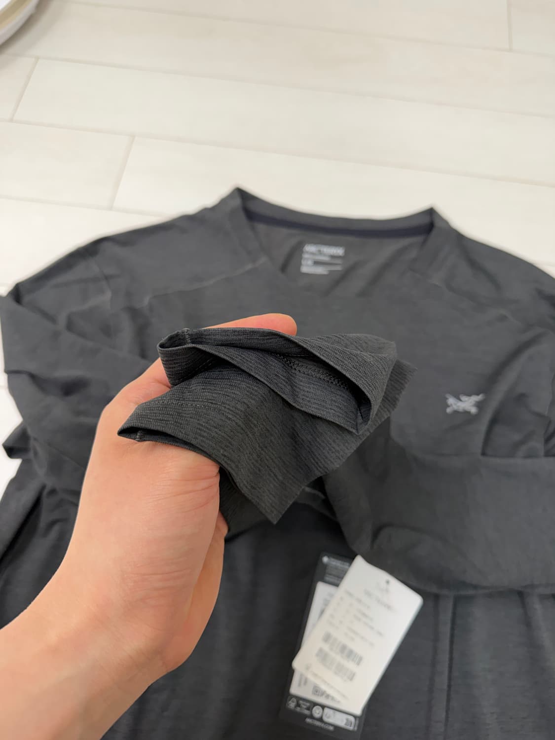 아크테릭스 코막 ls L 사이즈 블랙 헤더  사진찍고절대안입습니다  상태 상품이미지2