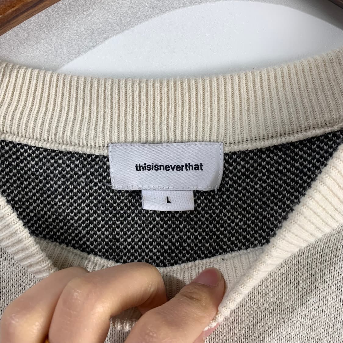 디스이즈네버댓 스펠아웃 아이보리 니트 상품이미지5