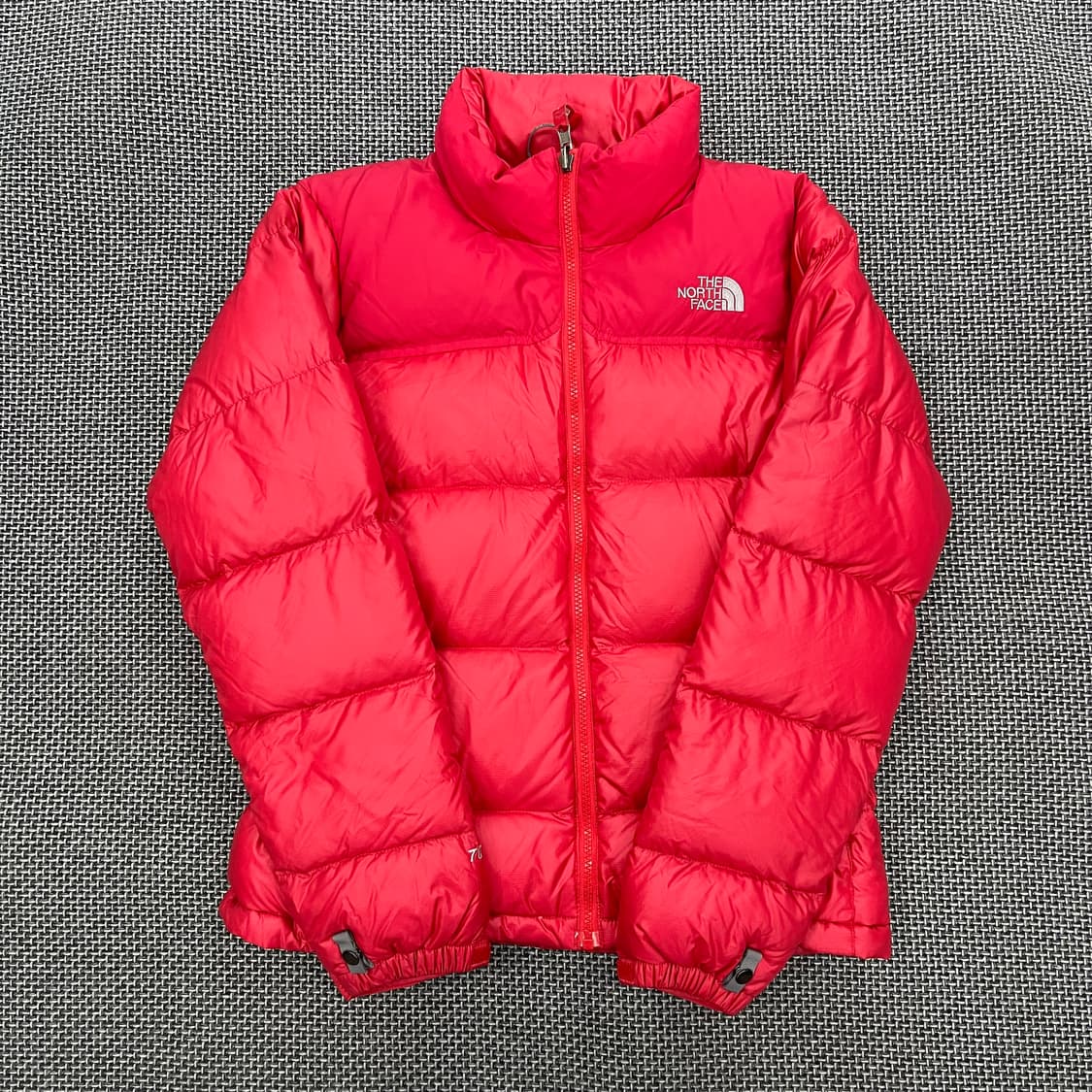 노스페이스 체리레드 눕시 700 패딩 상품이미지1