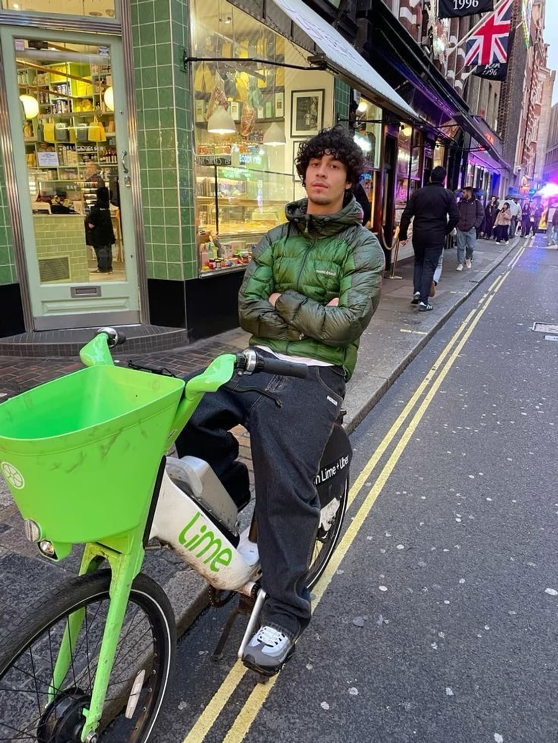 에어맥스95 에센셜 트리플 블랙 265사이즈 상품이미지9