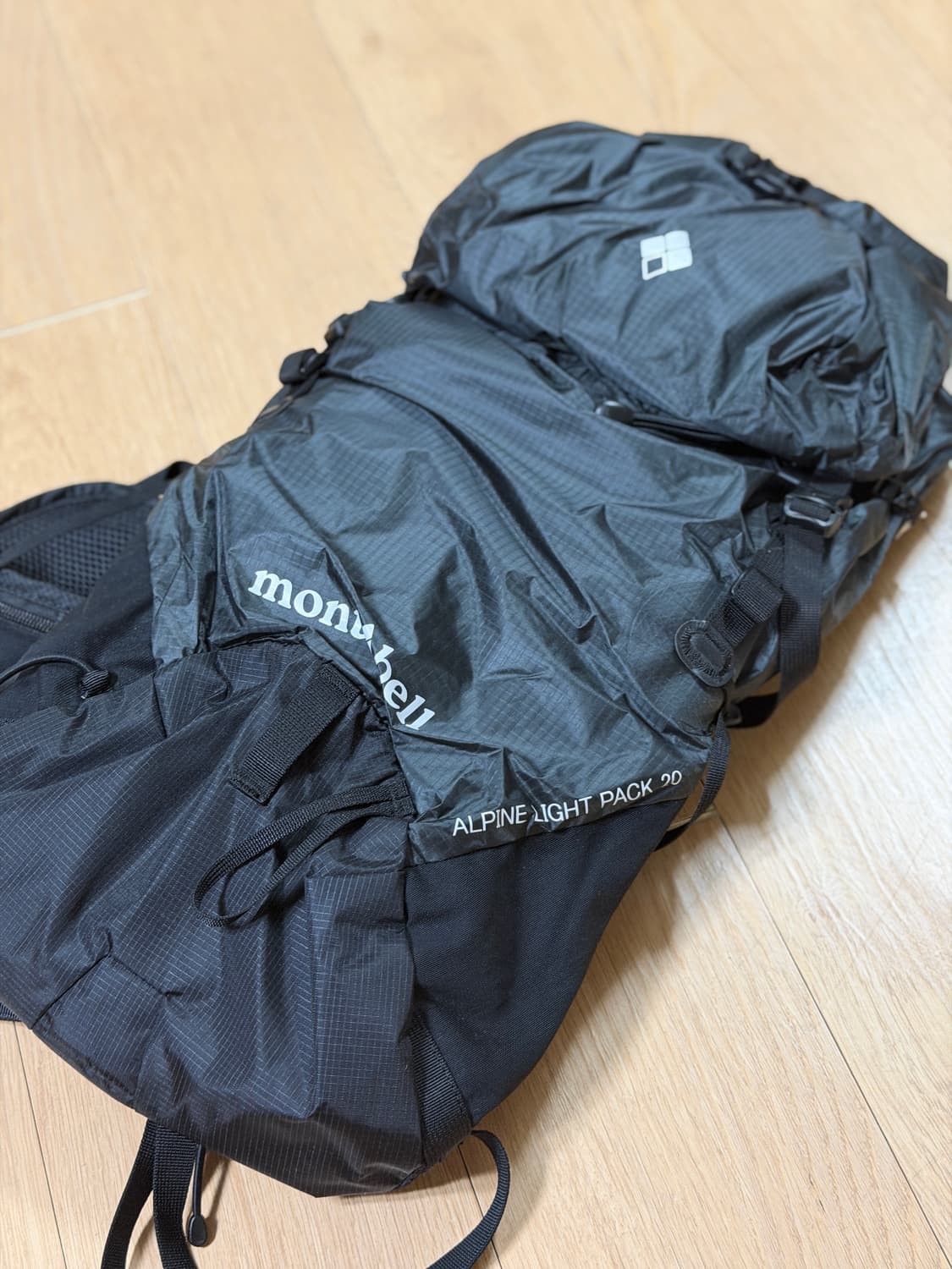 몽벨 알파인 라이트 팩 20L 다크 그레이 상품이미지1