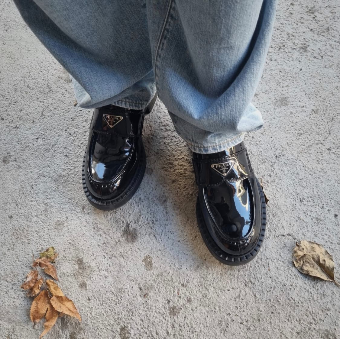 프라다 삼각로고 페이턴트 레더 블랙 로퍼 uk10 290 상품이미지1