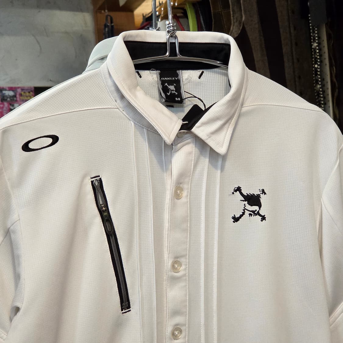 오클리 핀턱 스컬 자수 반팔 셔츠 상품이미지2