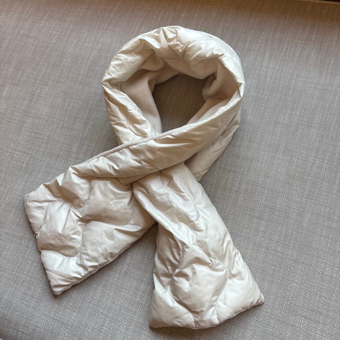 만다리나덕 아이보리 패딩 퀼팅 머플러 상품이미지8