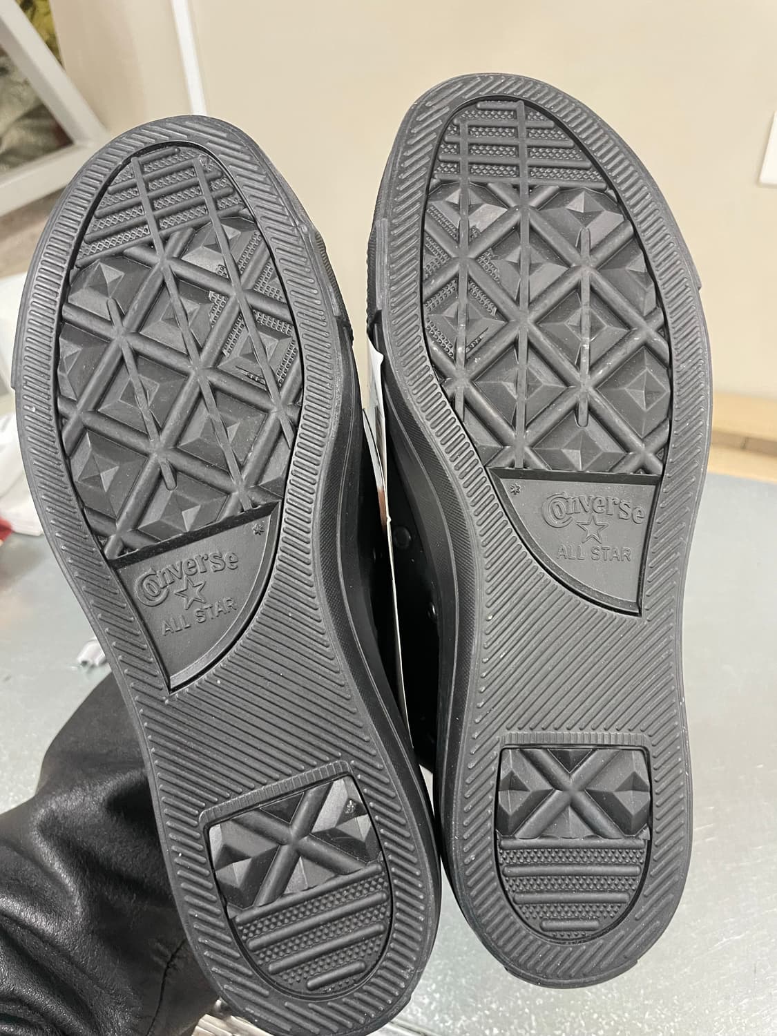 [새상품] 컨버스 척테일러 올스타 하이 블랙 255 상품이미지6