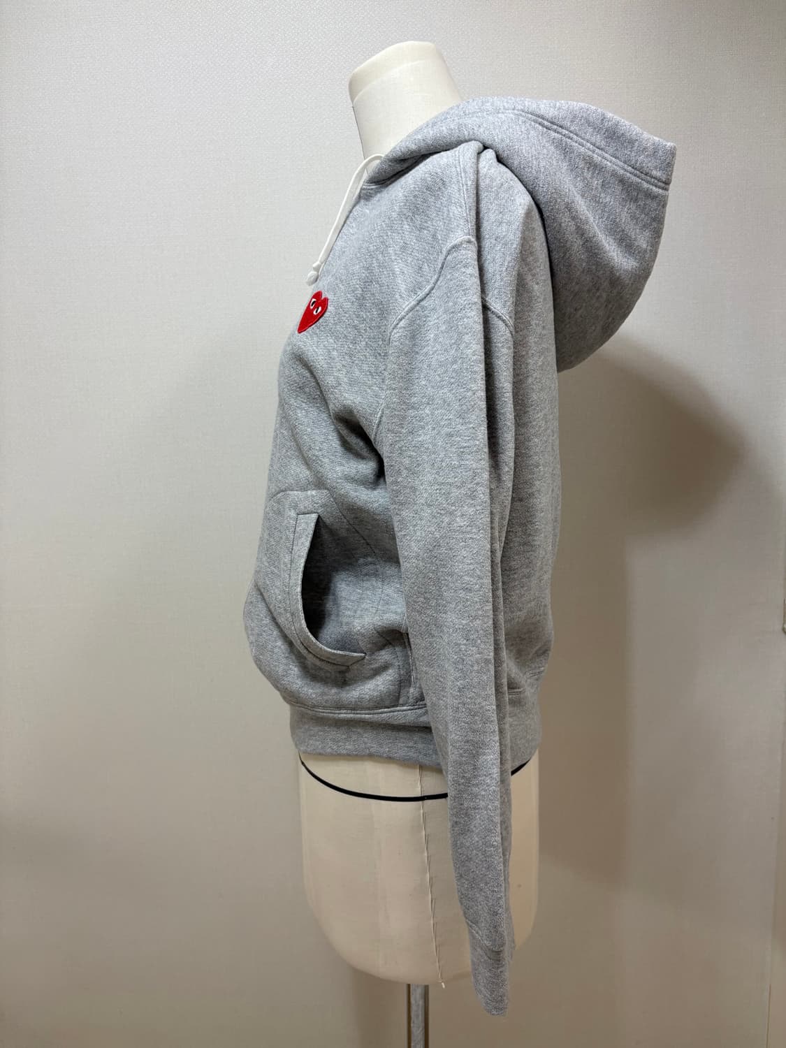 꼼데가르송 comme des garsons play 회색 후드집업 상품이미지2