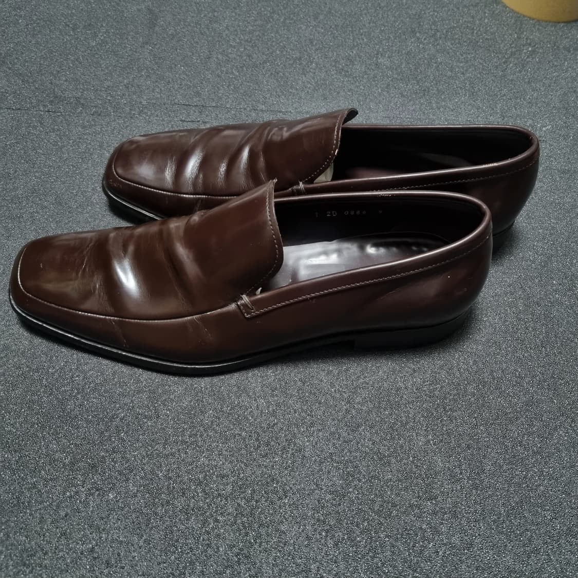 프라다 스퀘어토 로퍼 브라운 상품이미지3