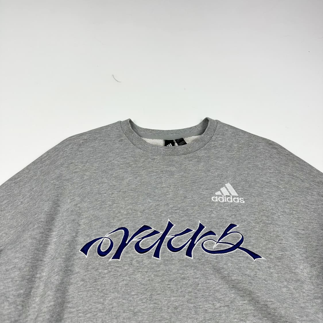 아디다스 레터링 그레이 크루넥 맨투맨 (M) 상품이미지1