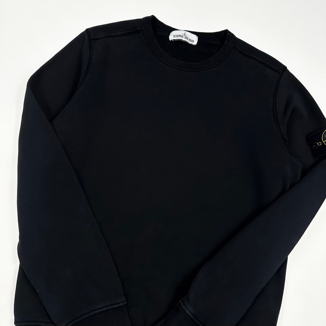 (하자존재) 스톤아일랜드 베이직 와펜 맨투맨 블랙 S 상품이미지3