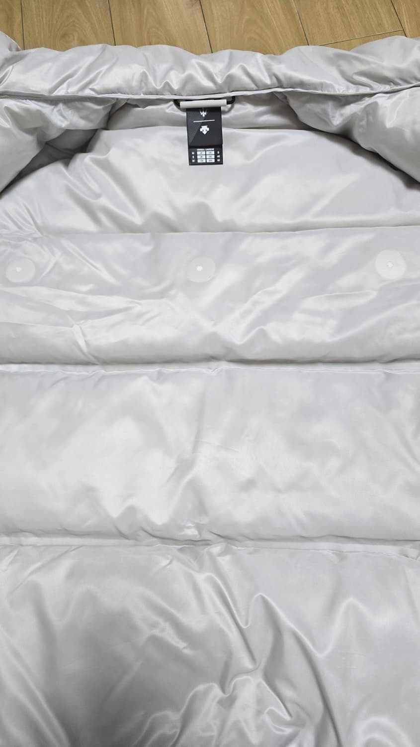 데상트 마세라티 콜라보 조끼 95사이즈 남성 상품이미지4